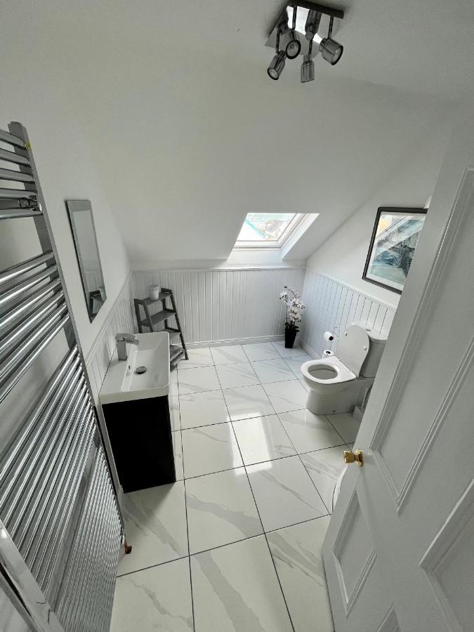 57 Main Street Newcastle Luxury Central Apartment מראה חיצוני תמונה